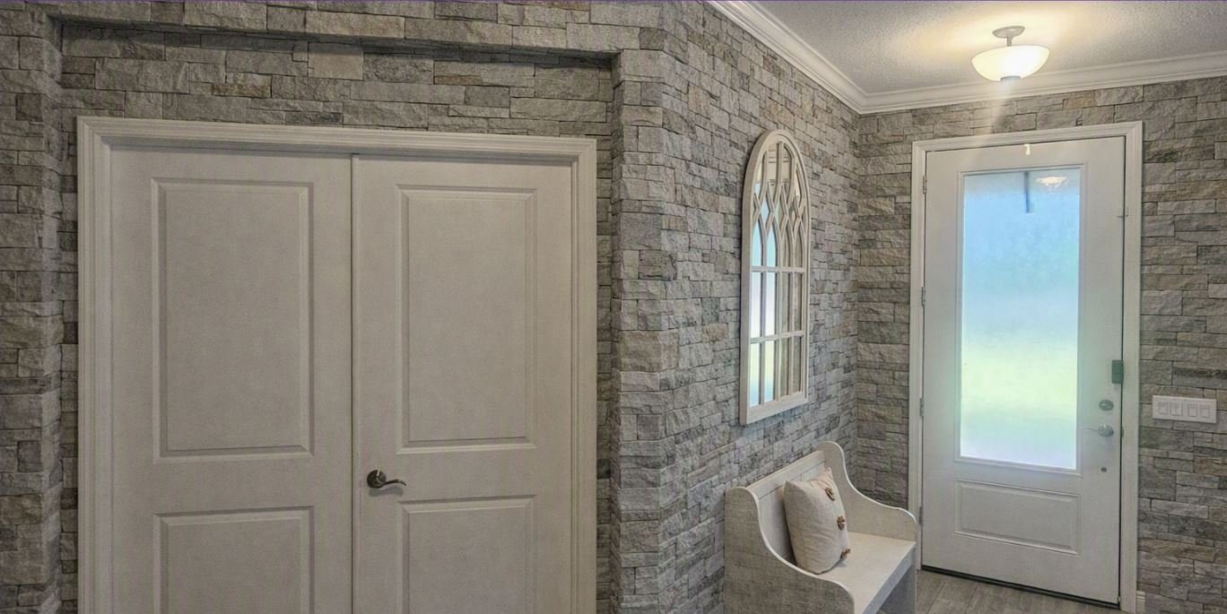 Entryway wall treatment detail
